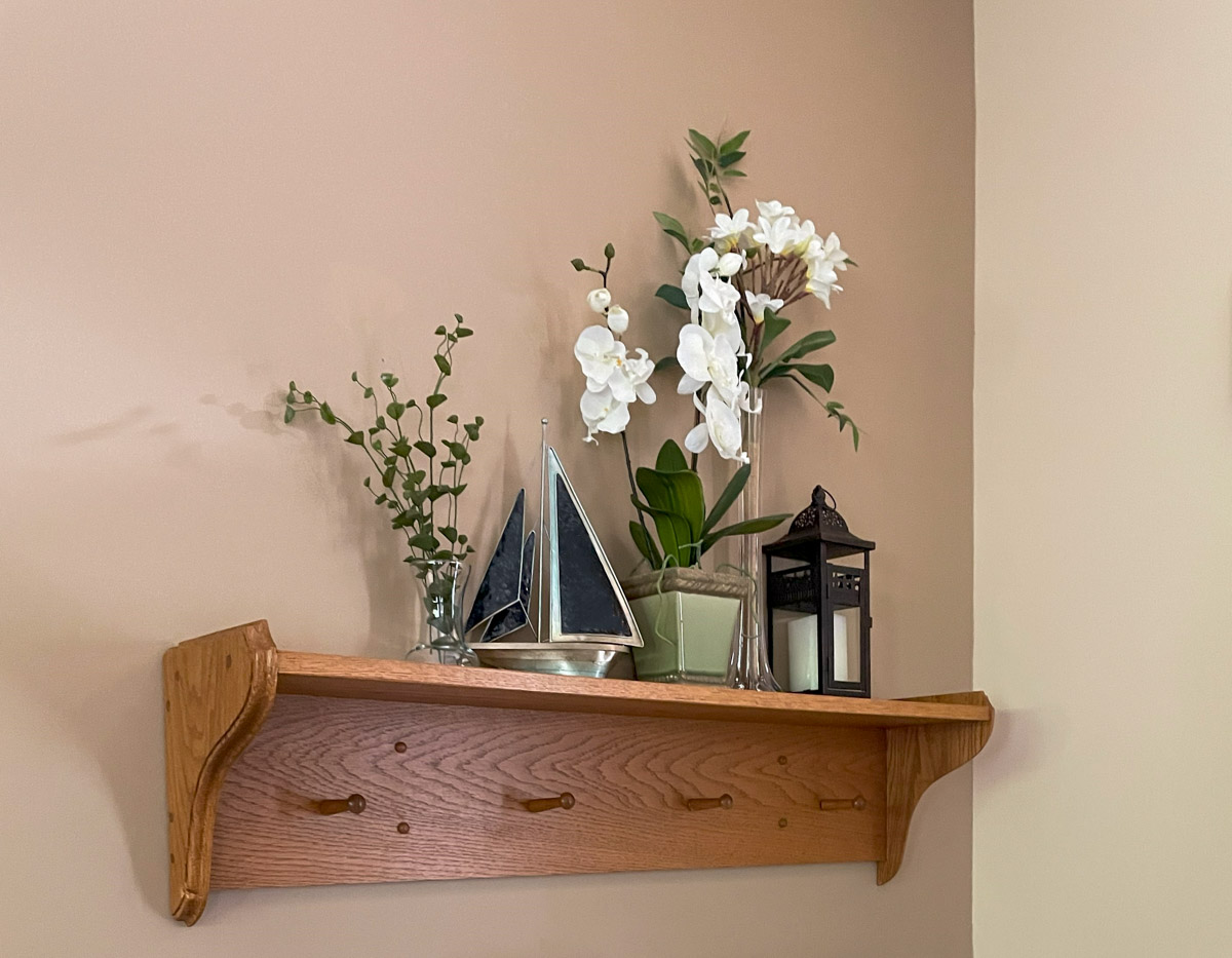 Wall mounted coat rack shelf